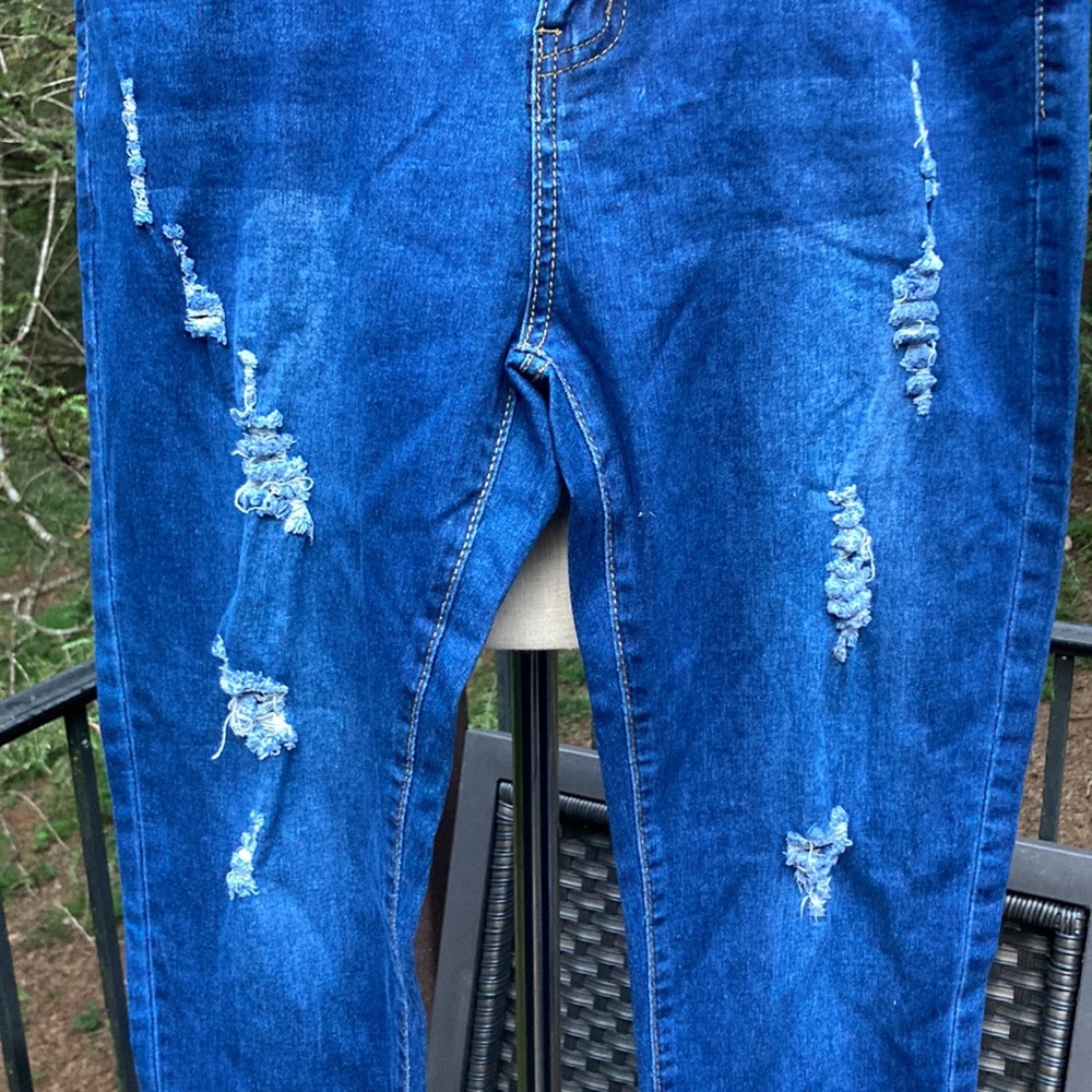 NWT Fashion Jeans with ripped/frayed holes sz. 14 - Picture 2 of 6